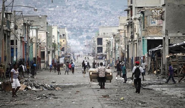 Rua comercial de Porto PrÃ­ncipe, no Haiti, em fevereiro. 09/02/2015 REUTERS/Andres Martinez Casares