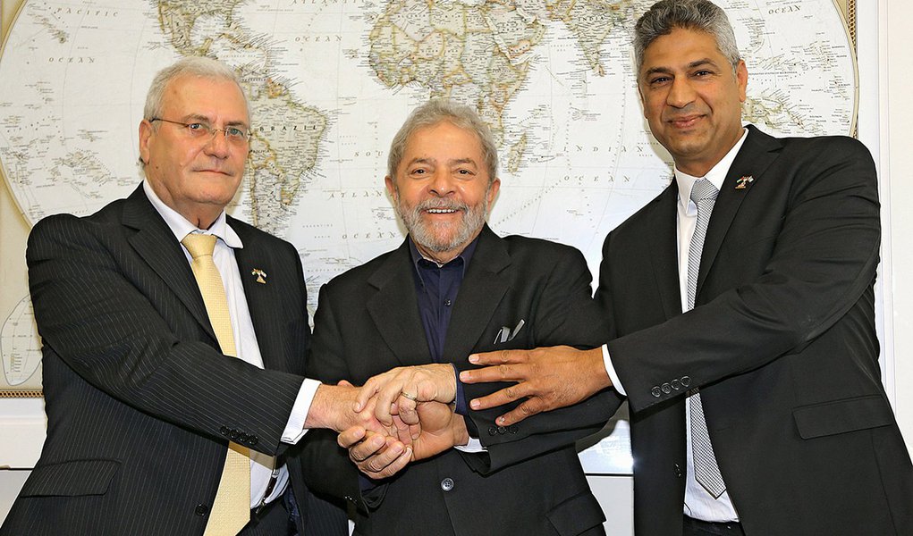 São Paulo- SP- Brasil- 28/04/2015- O Instituto Lula recebeu na manhã desta terça-feira (28) o israelense, Yitzhak Frankenthal e o palestino, Sweety Nabeel, do Instituto Arik de Reconciliação, Tolerância e Paz, para falar sobre o projeto “No To The Conflic