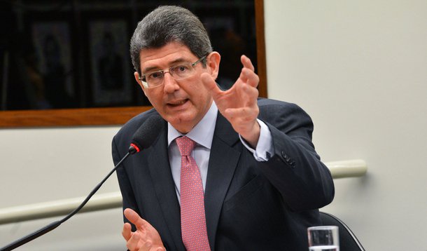 O ministro da Fazenda, Joaquim Levy, participa da audiÃªncia na ComissÃ£o de Defesa do Consumidor da CÃ¢mara para discutir a OperaÃ§Ã£o Zelotes, da PolÃ­cia Federal (JosÃ© Cruz/AgÃªncia Brasil)