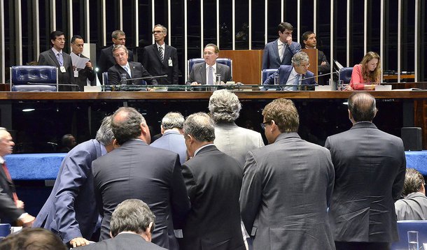 Eleição dos membros da Mesa do Senado Federal durante terceira reunião preparatória para 55ª Legislatura. 

Mesa:
senador Fernando Collor  (PTB-AL);
presidente do Senado Federal, senador Renan Calheiros ( PMDB-AL);
senador Jorge Viana (PT-AC);
senad
