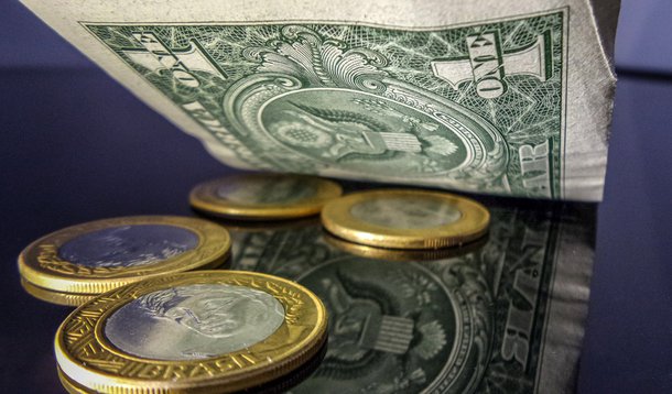 Um Dólar chega a quatro reais. Foto: Rafael Neddermeyer/ Fotos Públicas