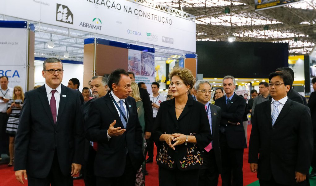 São Paulo - SP. 10/03/2015. Presidenta Dilma Rousseff durante visita à 21ª edição do Salão Internacional da Construção (FEICON BATIMAT) Foto: Roberto Stuckert Filho/PR