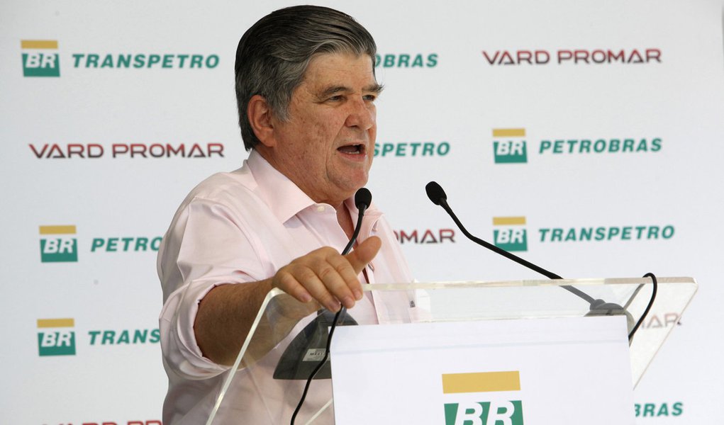 Presidente da Transpetro, Sergio Machado, durante o discurso na cerimônia de lançamento do navio Oscar Niemeyer