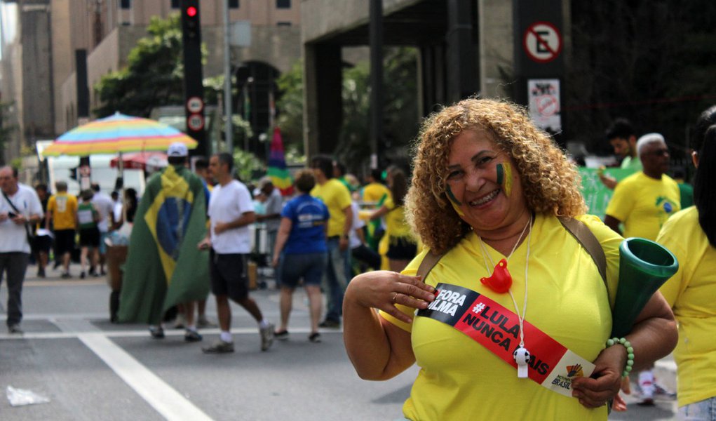 São Paulo- SP- Brasil- 16/08/2015- Manifestação contra o governo Dilma, na avenida Paulista. Na foto, manifestantes em dispersão, descendo a rua da Consolação, no sentido centro. Foto: André Tambucci/ Fotos Públicas