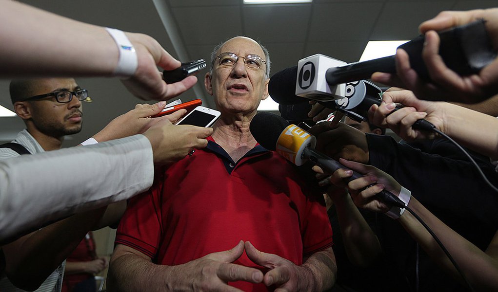 São Paulo 26/10/2014 ELEIÇÕES - Rui Falcão Presidente Nacional do do Partido dos Trabalhadores (PT) durante entrevista coletiva no Hotel Braston em São Paulo. Foto Paulo PInto/Fotos Publicas