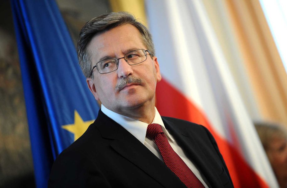Warszawa 09.06.2010 Marsza�ek Sejmu Bronis�aw Komorowski podczas uroczysto�ci wr�czania nomnacji profesorskich
PAP/Jacek Turczyk