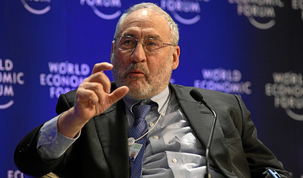 DAVOS-KLOSTERS/SWITZERLAND, 31JAN09 - Joseph E. Stiglitz, Professor, Columbia University, USA, at the Annual Meeting 2009 of the World Economic Forum in Davos, Switzerland, January 31, 2009. Copyright by World Economic Forum swiss-image.ch
