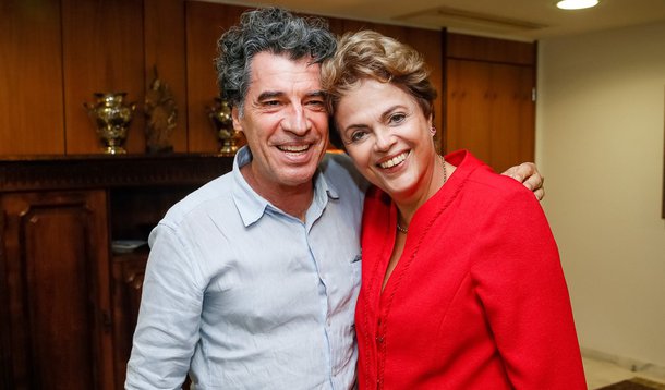 Brasília - DF, 13/07/2015. Presidenta Dilma Rousseff recebe o ator Paulo Betti no Palacio do Planalto. Foto: Roberto Stuckert Filho/PR