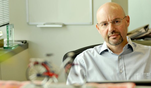 SAO PAULO, SP, BRASIL - 08-12-2010, 11h00: Retrato de Alexandre Schwartsman, economista-chefe do Banco Santander. (Foto Karime Xavier/Folhapress, MERCADO) ***EXCLUSIVO***