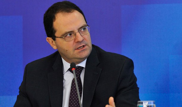 O ministro do Planejamento, Nelson Barbosa, explica, durante coletiva,  a medida provisÃ³ria (MP) que cria regra progressiva para a aposentadoria (Antonio Cruz/AgÃªncia Brasil)