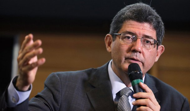 Ministro da Fazenda, Joaquim Levy, em discurso em SÃ£o Paulo. 23/02/2014 REUTERS/Paulo Whitaker