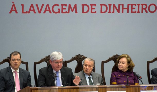 O procurador-geral da República, Rodrigo Janot, participa do encerramento do Seminário Internacional de Combate à lavagem de dinheiro e ao crime organizado (Fabio Rodrigues Pozzebom/Agência Brasil)