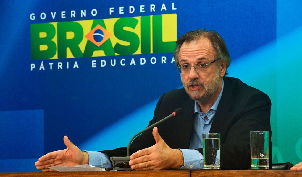 Brasília- DF- Brasil- 15/03/2015- Após protestos realizados em todo o país, os ministros da Secretaria-Geral da Presidência, Miguel Rossetto, e da Justiça, José Eduardo Cardozo, fazem pronunciamento (José Cruz/Agência Brasil)