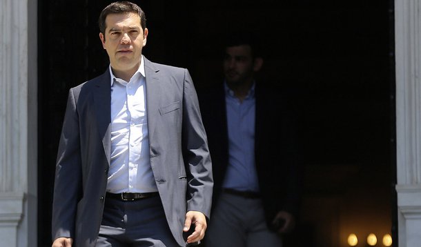 PremiÃª grego, Alexis Tsipras, deixa escritÃ³rio em Atenas nesta quinta-feira. 09/07/2015 REUTERS/Alkis Konstantinidis