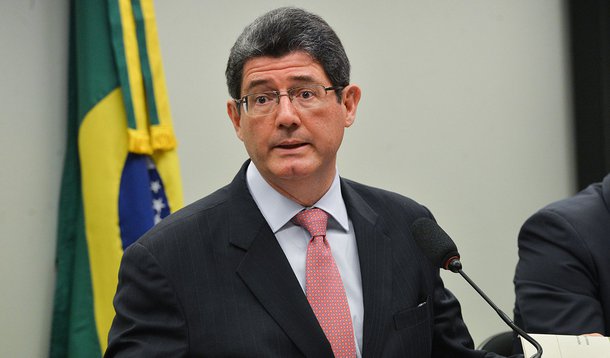 O ministro da Fazenda, Joaquim Levy, participa da audiência na Comissão de Defesa do Consumidor da Câmara para discutir a Operação Zelotes, da Polícia Federal (José Cruz/Agência Brasil)