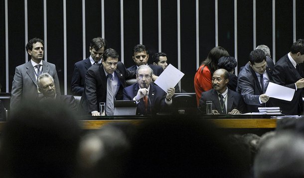 Brasília- DF- Brasil- 07/04/2015- O presidente da Câmara dos Deputados, Eduardo Cunha, coordena sessão plenária destinada a votar a MP sobre servidores de ex-territórios e urgência de projeto da terceirização (Wilson Dias/Agência Brasil)