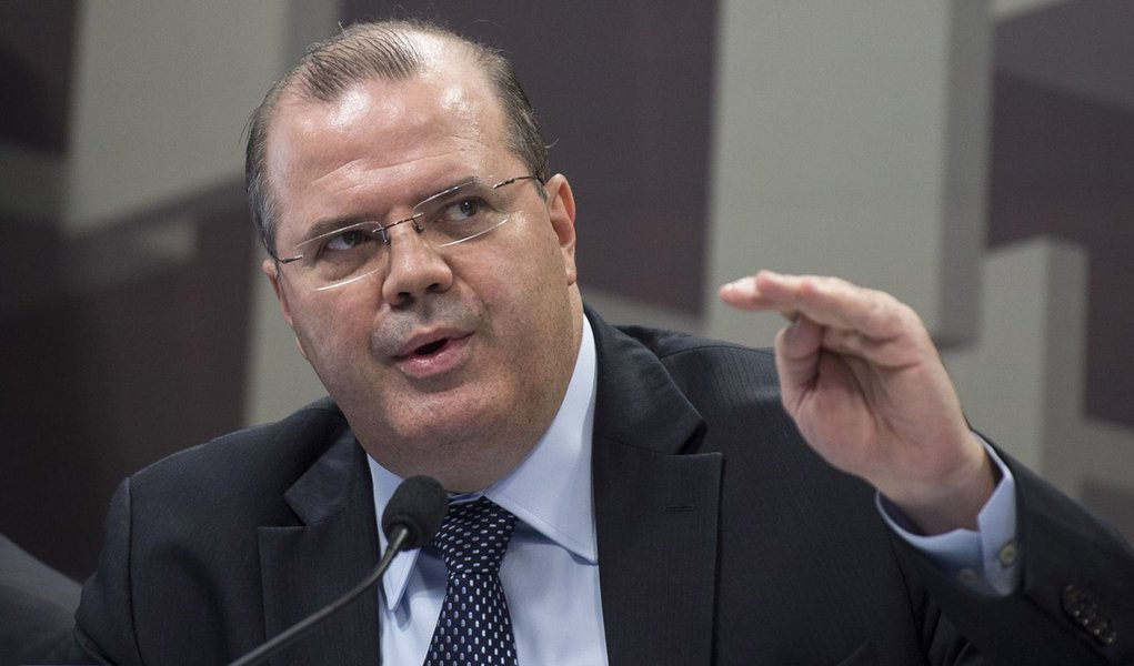  O presidente do Banco Central, Alexandre Tombini,durante audiência pública para discutir as diretrizes, implementação e perspectivas futuras da política monetária nacional (Marcelo Camargo/Agência Brasil)
- Assuntos: CAE, Senado, banco central