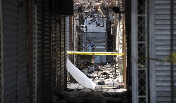 Rio de Janeiro - Incêndio destruiu diversos boxes no camelódromo da Rua Uruguaiana na madrugada do último domingo (11), no centro do Rio.