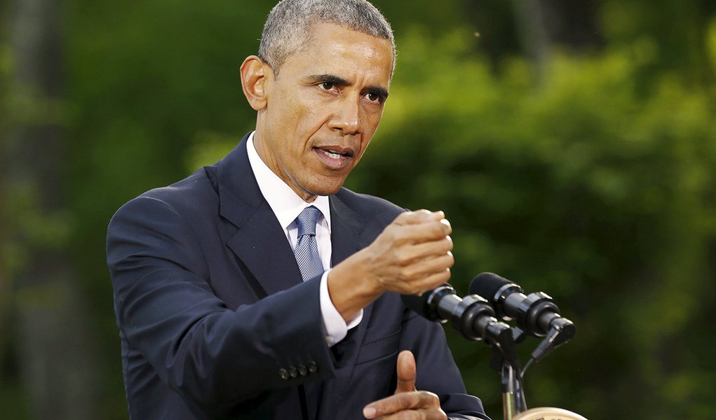 Presidente norte-americano, Barack Obama, fala Ã  imprensa em Camp David, Maryland, nos Estados Unidos, nesta quinta-feira. 14/05/2015 REUTERS/Kevin Lamarque
