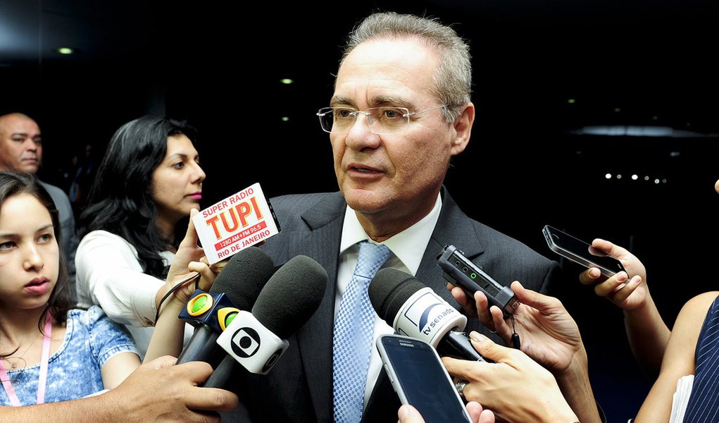 Presidente do Senado Federal, senador Renan Calheiros (PMDB-AL), concede entrevista. Foto: Jonas Pereira/Agência Senado