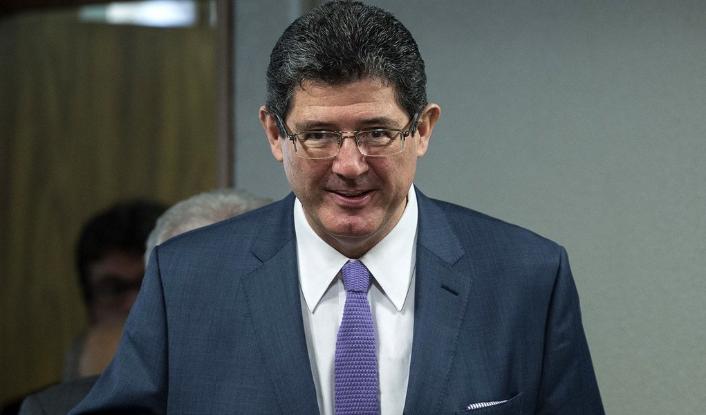 31/03/2015- Brasília- DF, Brasil-  A Comissão de Assuntos Econômicos realiza audiência pública com o ministro Joaquim Levy, para discutir o ajuste fiscal e o indexador de correção da dívida dos estados e municípios.