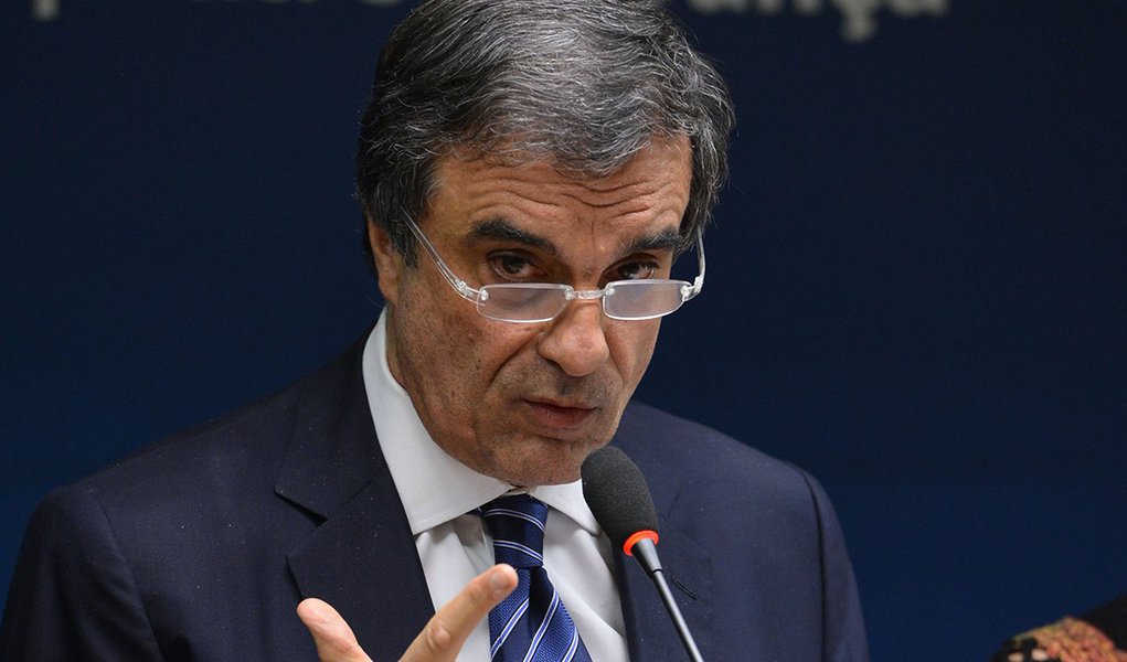 Brasília - O ministro da Justiça, José Eduardo Cardozo, fala sobre medidas do governo relativas às manifestações de caminhoneiros (Valter Campanato/Agência Brasil)