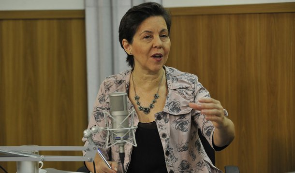  No programa Bom Dia Ministro, a ministra Tereza Campello fala sobre aumento de renda de beneficiÃ¡rios do Bolsa FamÃ­lia e construÃ§Ã£o de 5 mil cisternas em escolas rurais  (ElzaFiuza/AgÃªncia Brasi)l