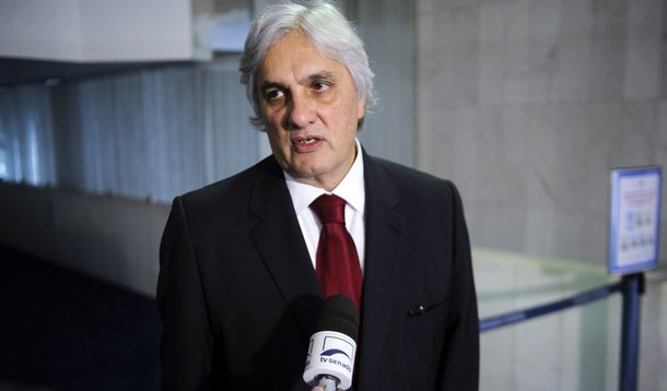 Senador Delcídio do Amaral (PT-MS) concede entrevista no Senado Federal. Foto: Jefferson Rudy/Agência Senado