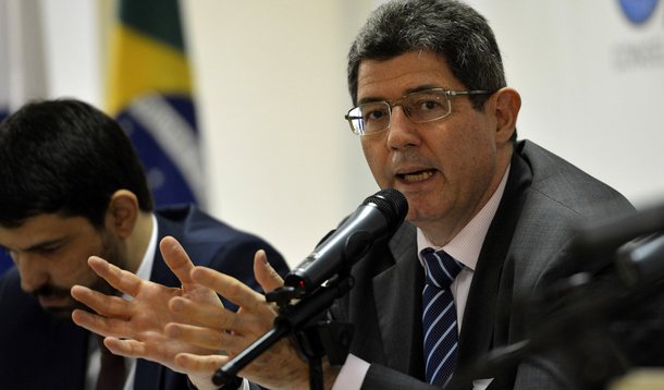 O ministro da Fazenda, Joaquim Levy, faz palestra de abertura do F�rum OAB de Seguran�a Jur�dica e Infraestrutura (Jos� Cruz/Ag�ncia Brasil)