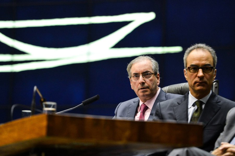Brasília- DF- Brasil- 14/03/2015- O Presidente da câmara dos deputados, deputado Eduardo Cunha Preside a Sessão Solene em Homenagem aos 50 anos da Rede Globo, ao seu lado, João Roberto Marinho (Antonio Cruz/Agência Brasil)