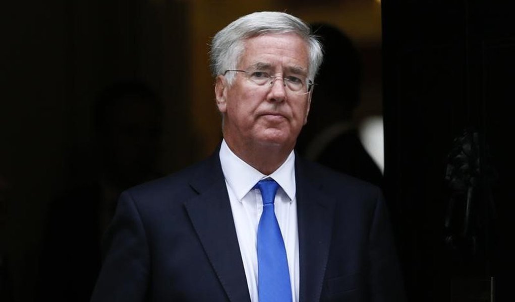 Ministro da Defesa britânico, Michael Fallon, após encontro em Londres. 08/07/2015 REUTERS/Stefan Wermuth