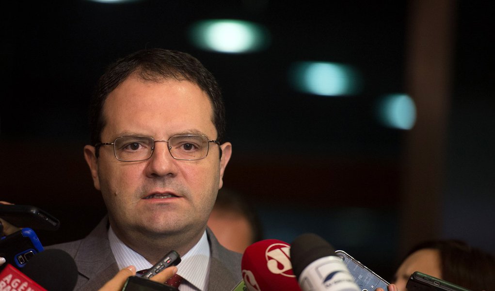 O ministro do Planejamento, Nelson Barbosa, em entrevista ap�s encontro com o presidente do Senado, Renan Calheiros, no Congresso Nacional (Marcelo Camargo/Ag�ncia Brasil)