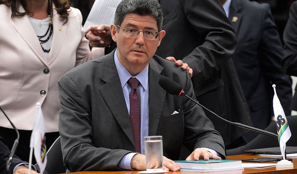 O ministro da Fazenda, Joaquim Levy, durante reuniÃ£o com bancada do PMDB na CÃ¢mara dos Deputados (Wilson Dias/AgÃªncia Brasil)