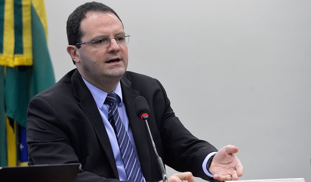 Brasília - O ministro do Planejamento, Nelson Barbosa, fala na Comissão Mista de Orçamento sobre projetos de lei Orçamentária para 2016 e Plano Plurianual para 2016-2019 (Wilson Dias/Agência Brasil)