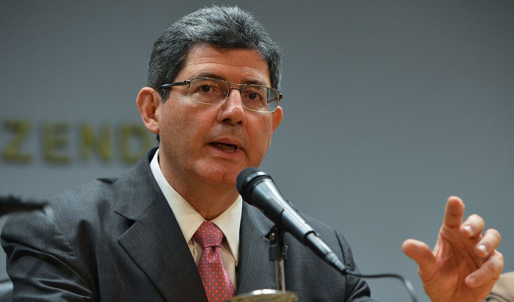 Entrevista dos ministros Joaquim Levy e Izabela Teixeira, após a reunião do Conselho Empresarial Brasileiro (CEBDS) (José Cruz/Agência Brasil)