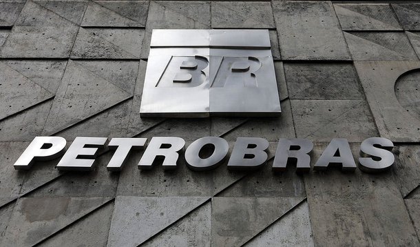 Brasil, Rio de Janeiro, RJ. 10/09/2013. Fachada da sede da Petrobras, no centro do Rio de Janeiro. Documentos classificados como secretos e que vazaram da Agência de Segurança Nacional (NSA, na sigla em inglês) dos Estados Unidos mostram que a Petrobras, 