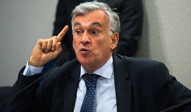 O ministro da Cultura, Juca Ferreira, participa de audiência pública na Comissão de Educação, Cultura e Esporte do Senado sobre os desafios e suas prioridades à frente da Pasta (Marcelo Camargo/Agência Brasil)