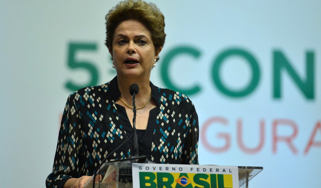 Bras�lia - A presidenta Dilma Rousseff participa da abertura da 5� Confer�ncia Nacional de Seguran�a Alimentar e Nutricional, no Centro de Conven��es Ulysses Guimar�es (Valter Campanato/Ag�ncia Brasil)