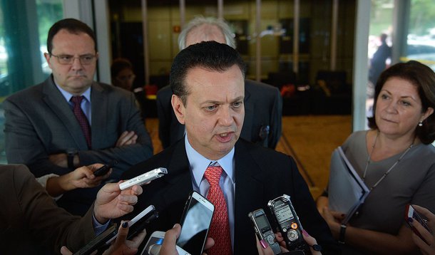 Brasília- DF- Brasil- 16/03/2015- Ministros Nelson Barbosa (Planejamento) e Gilberto Kassab (Cidades) acompanhados da presidenta da Caixa, Miriam Belchior, falam da próxima etapa do programa Minha Casa Minha Vida. (Fabio Rodrigues Pozzebom/Agência Brasil)