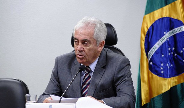 Sala de comissões do Senado durante a Comissão de Meio Ambiente, Defesa do Consumidor e Fiscalização e Controle (CMA). Senadores reunidos.

Em pronunciamento, presidente da CMA, senador Otto Alencar (PSD-BA).

Foto: Pedro França/Agência Senado
