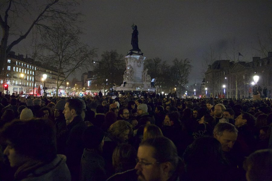 Paris- 2015:01:07 - Rassemblement #CharlieHebdo - 01 
Photo Mathieu Delmestre