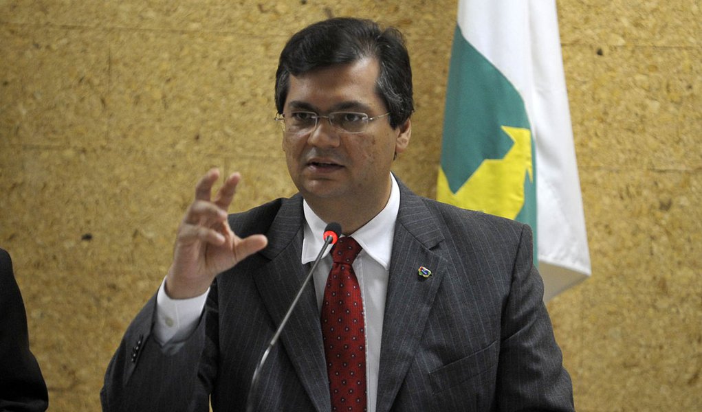 Brasília - O ministro do Turismo, Gastão Vieira, e o presidente da Embratur, Flávio Dino, apresentam os resultados da pesquisa Caracterização e Dimensionamento do Turismo Internacional no Brasil