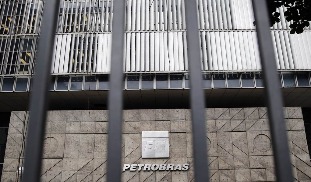 Sede da Petrobras no Rio de Janeiro. 14/11/2014 REUTERS/Sergio Moraes