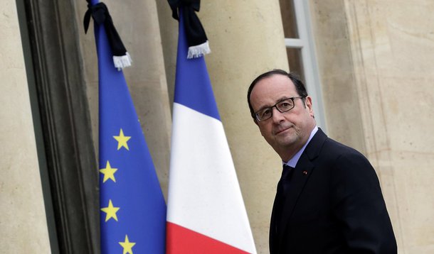 Presidente francÃªs, FranÃ§ois Hollande, chega ao PalÃ¡cio do Eliseu apÃ³s visitar centro de crise do MinistÃ©rio do Interior em Paris. 09/01/2015 REUTERS/Philippe Wojazer