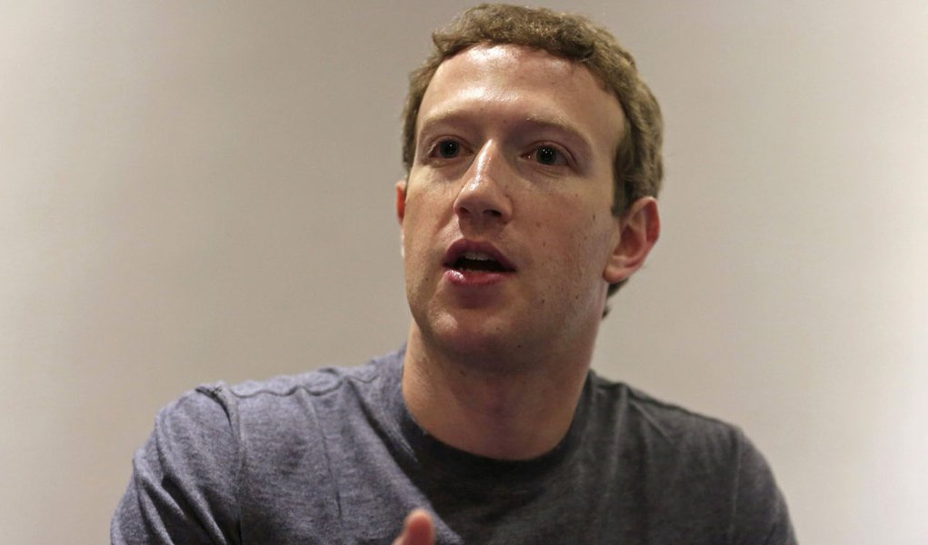 Presidente-executivo do Facebook, Mark Zuckerberg, em entrevista Ã  Reuters na Universidade de BogotÃ¡. 14/1/2015 REUTERS/Jose Miguel Gomez