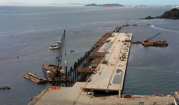 Obras de construção do terceiro berço do Terminal de Contêineres do Porto de Paranaguá entram na fase final.