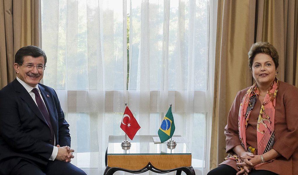 Brisbane - Austrália,14/11/2014. Presidenta Dilma Rousseff durante encontro bilateral com Primeiro-ministro da Turquia, Ahmet Davutoglu. Foto: Roberto Stuckert Filho/PR