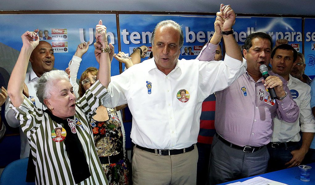 Rio, 13/10/2014. Campanha Pezão. Agenda: Pezão recebe o apoio do Pros, PC do B e PDT. Fotos Fernando Maia