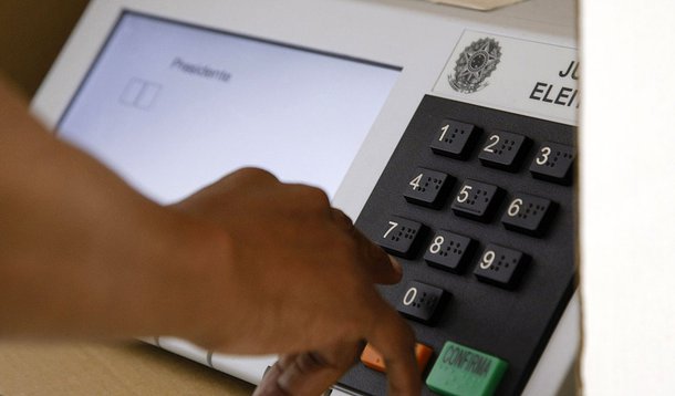 Eleições 2014 - Voto em trânsito no IESB, Asa Sul, Brasília. Foto: Marri Nogueira/ Agência Senado