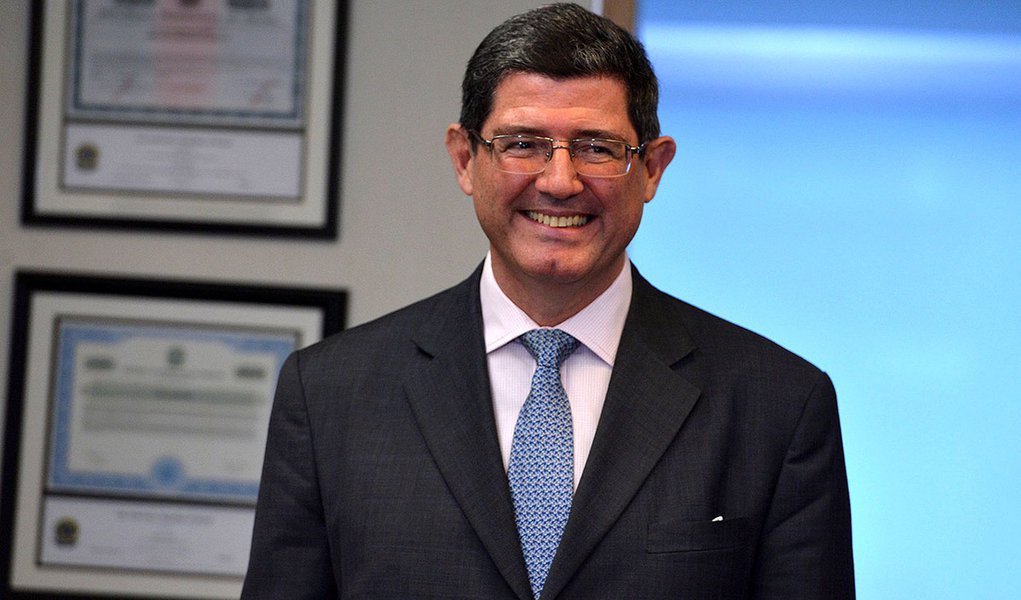 Brasília- DF- Brasil- 04/12/2014- O futuro ministro da Fazenda, Joaquim Levy, durante encontro com o atual ministro, Guido Mantega, no ministério. (Valter Campanato/Agência Brasil)